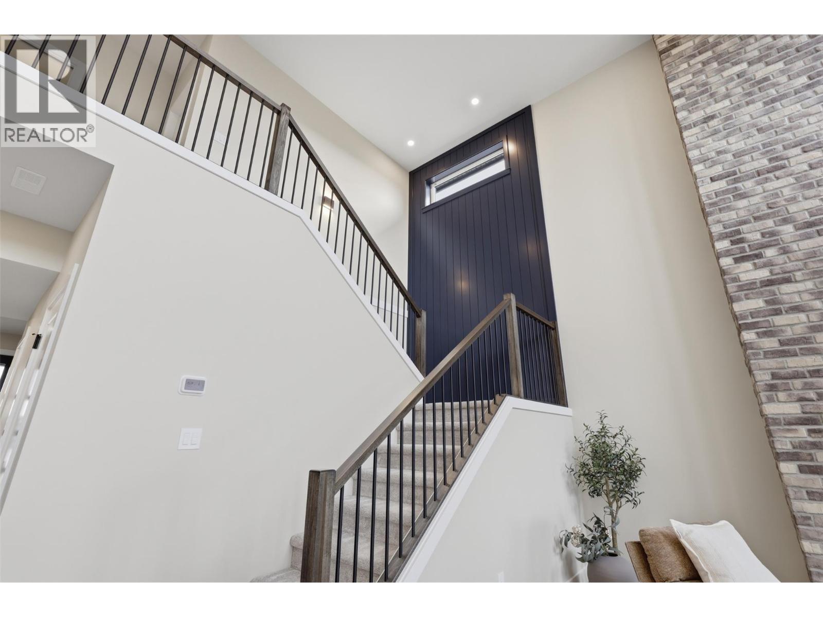 2086 Linfield Drive Property Photo 42