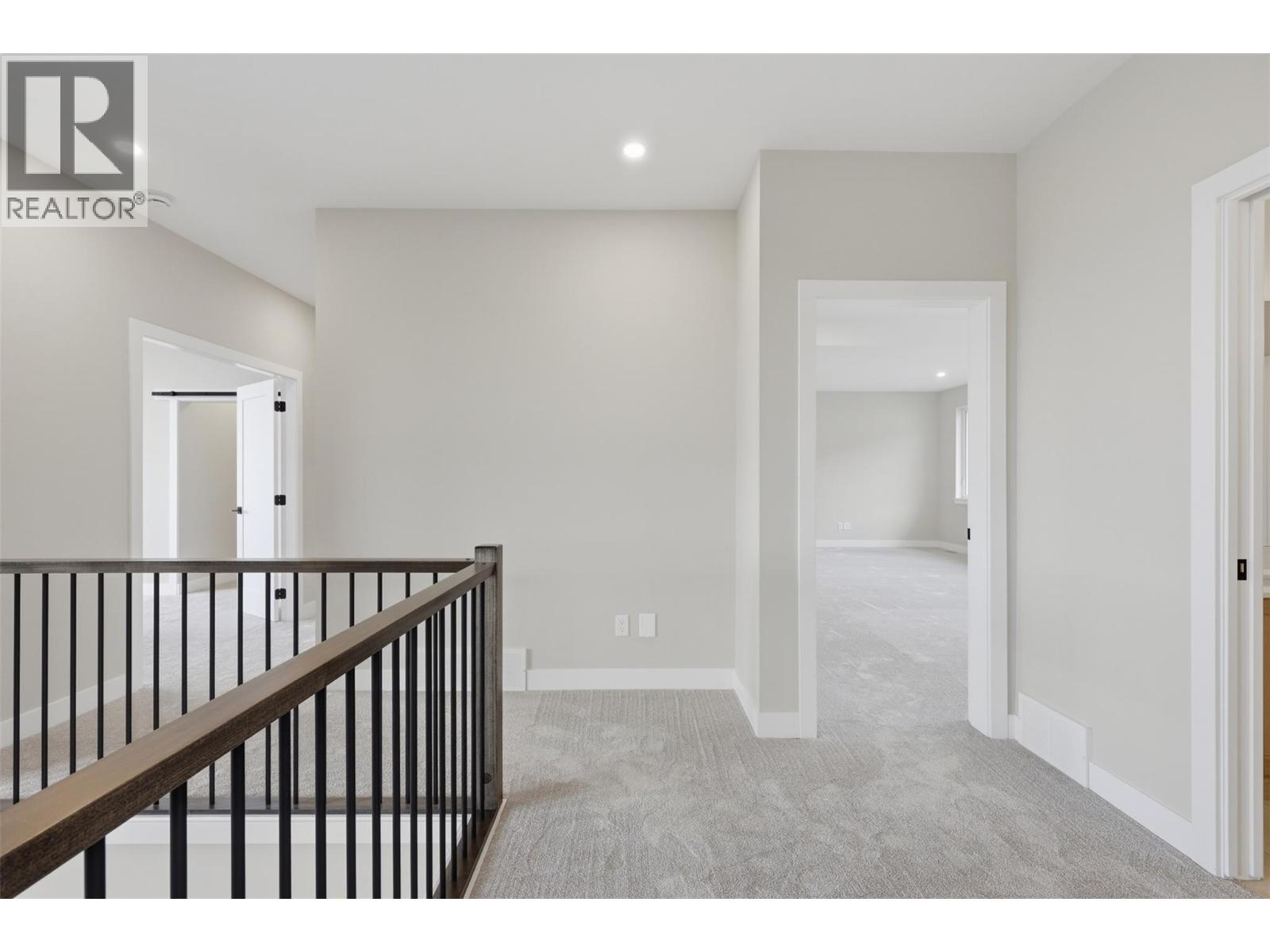 2086 Linfield Drive Property Photo 46