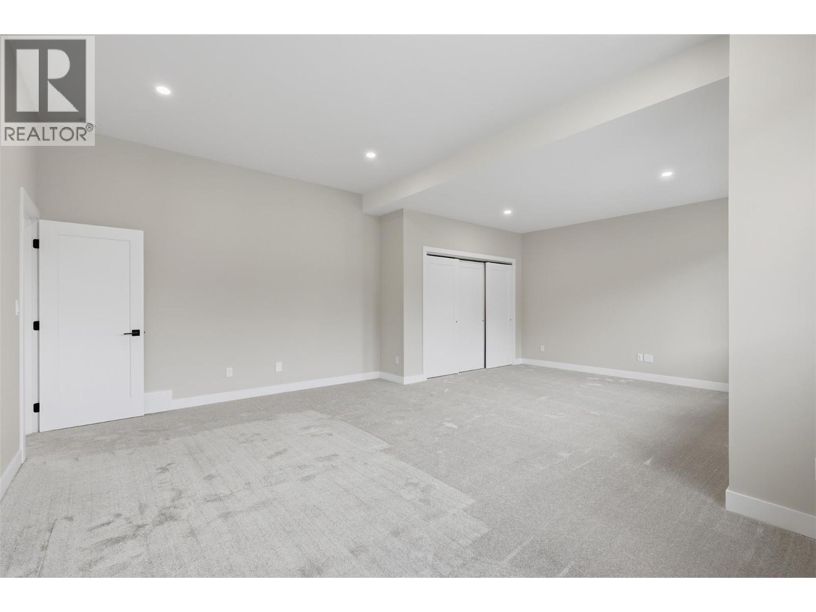 2086 Linfield Drive Property Photo 64