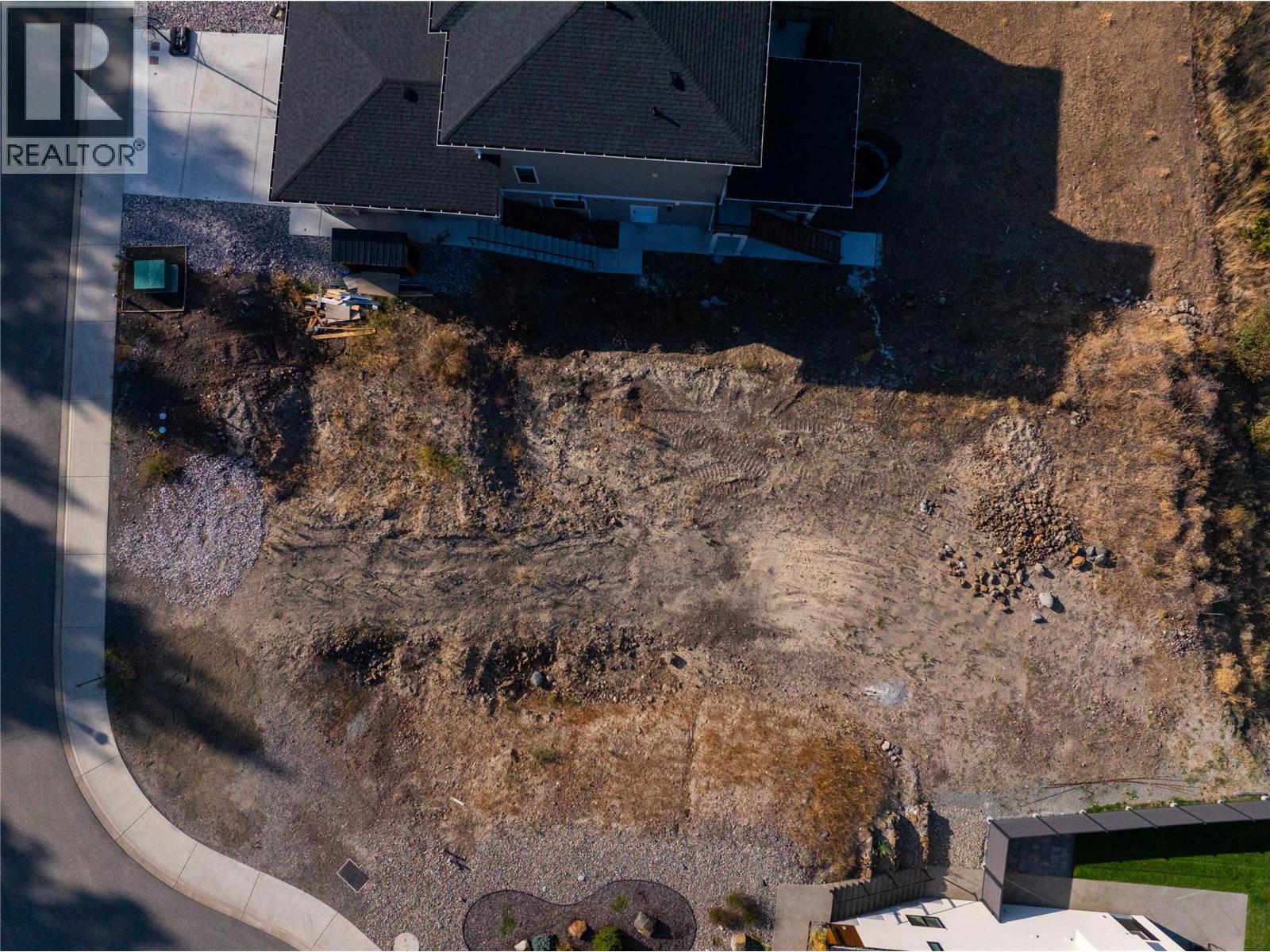 1778 Balsam Place Property Photo 4