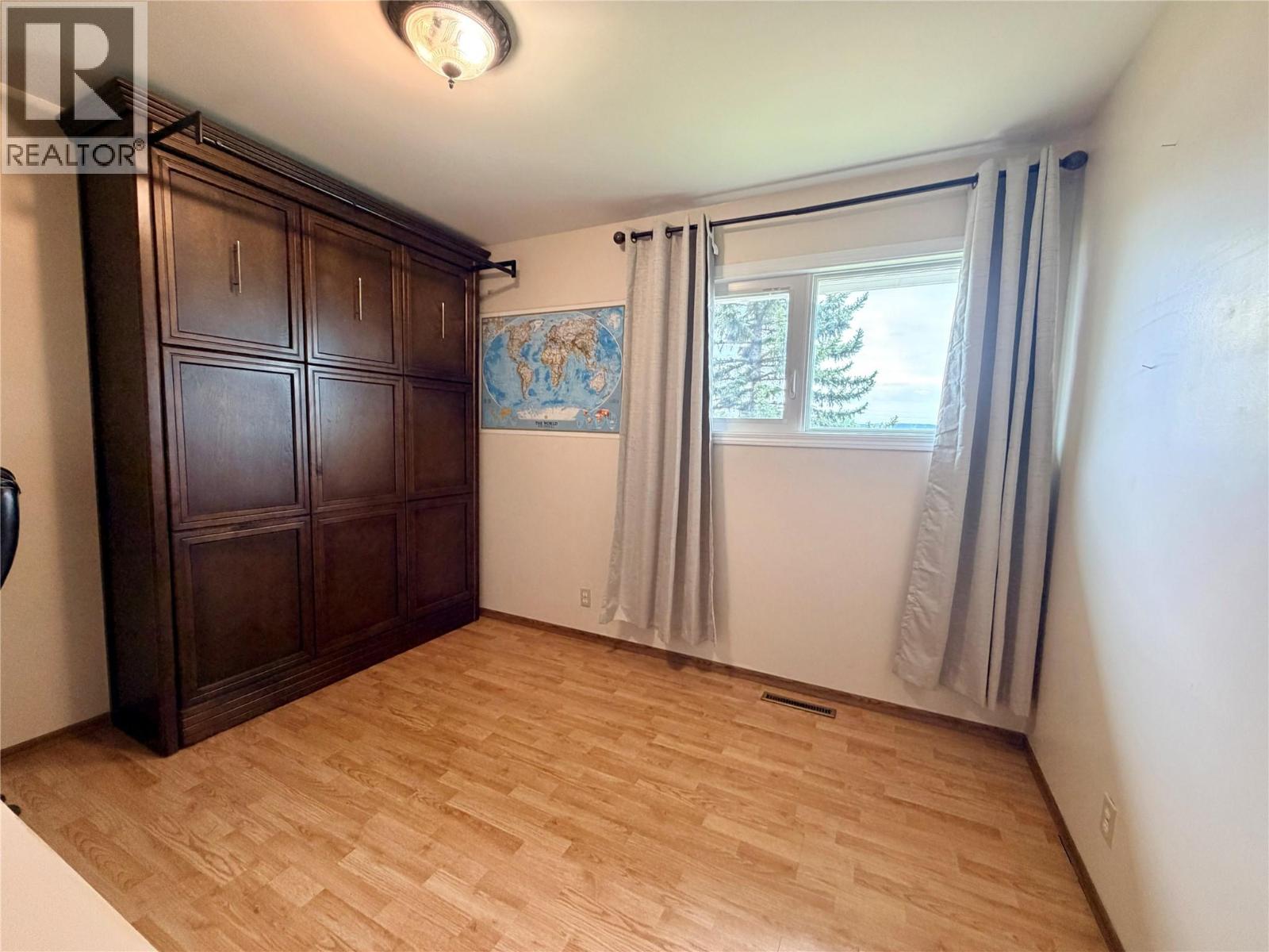 1008 95 Avenue Property Photo 7