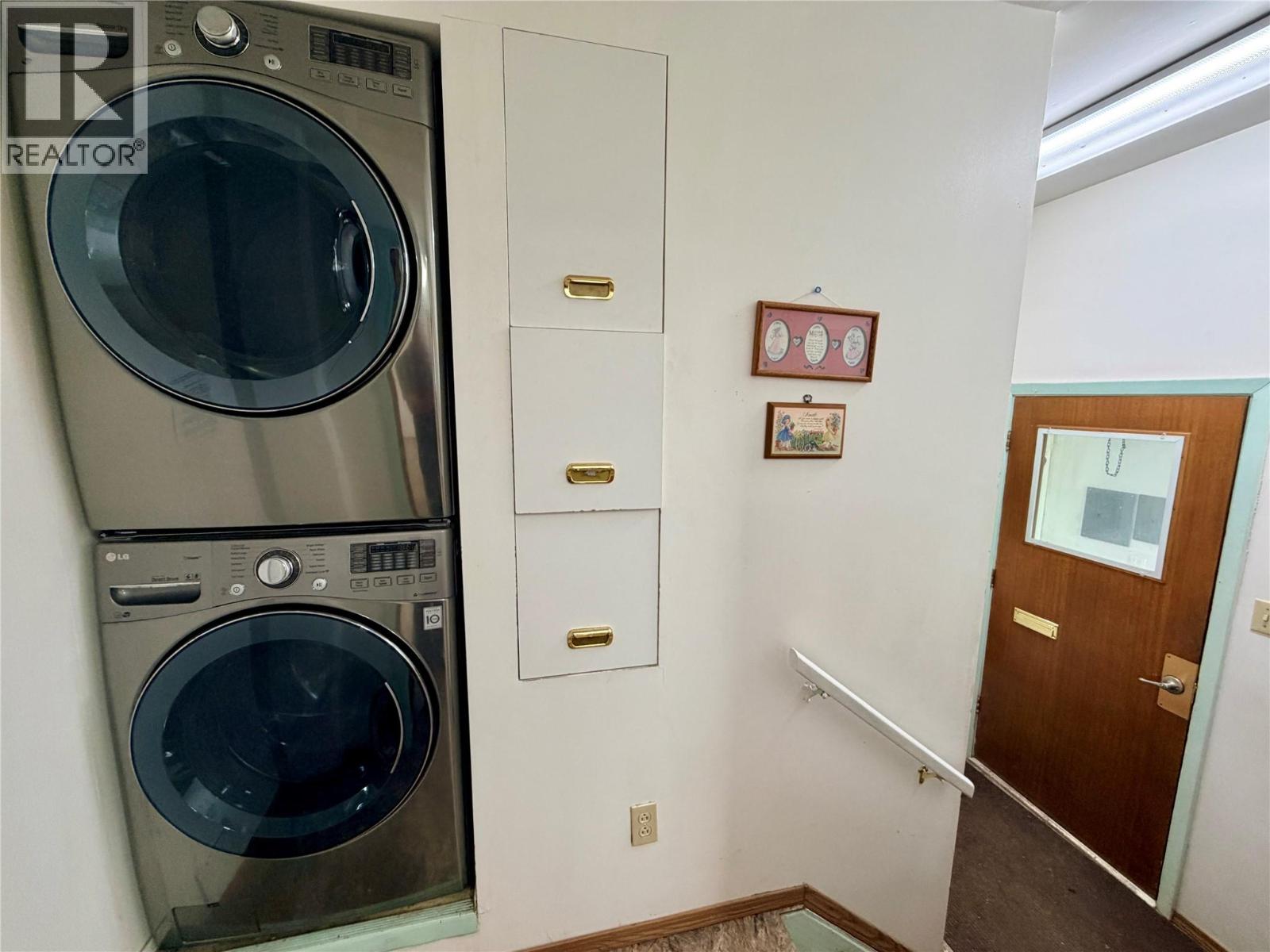 1008 95 Avenue Property Photo 10