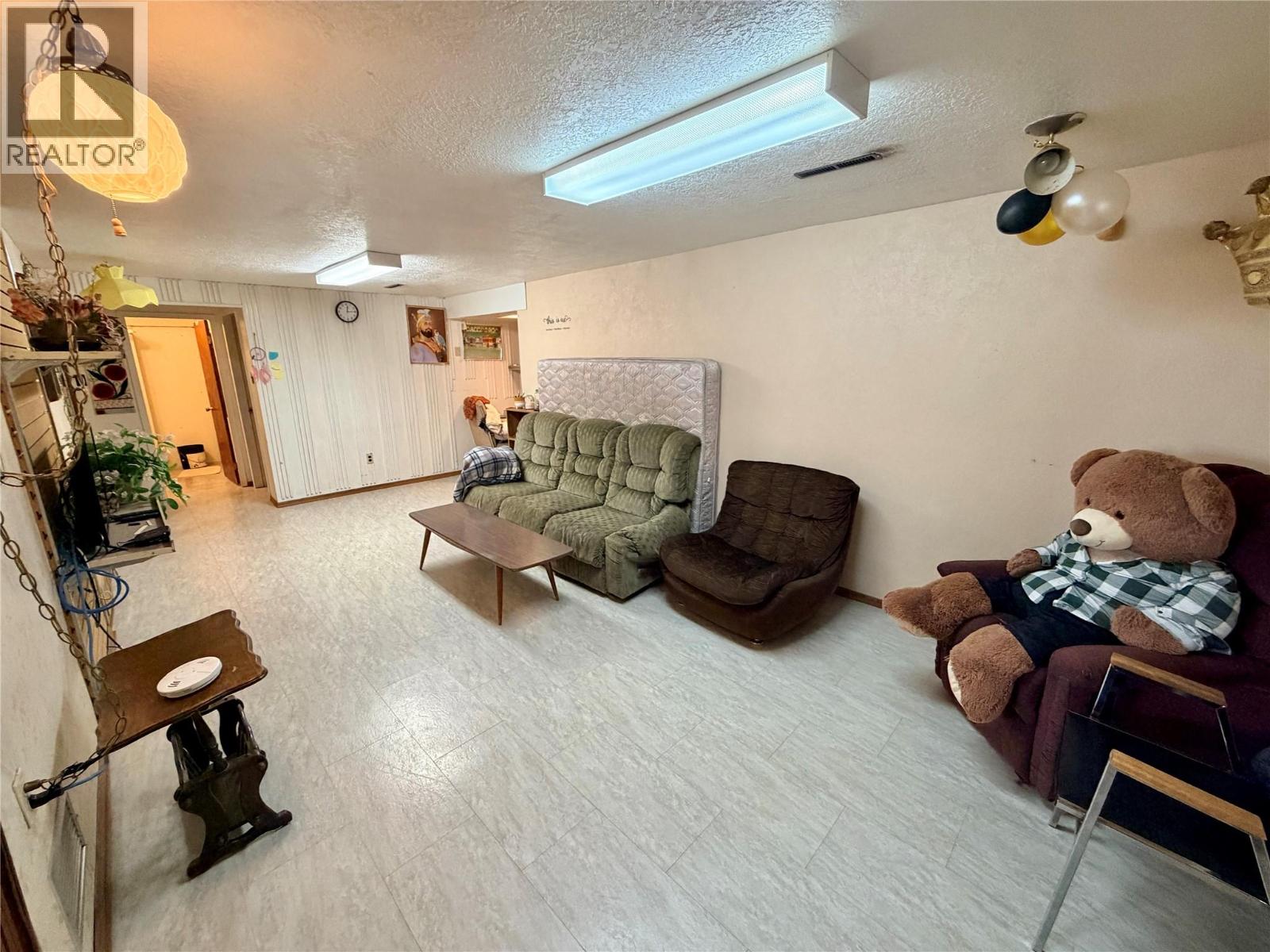 1008 95 Avenue Property Photo 12