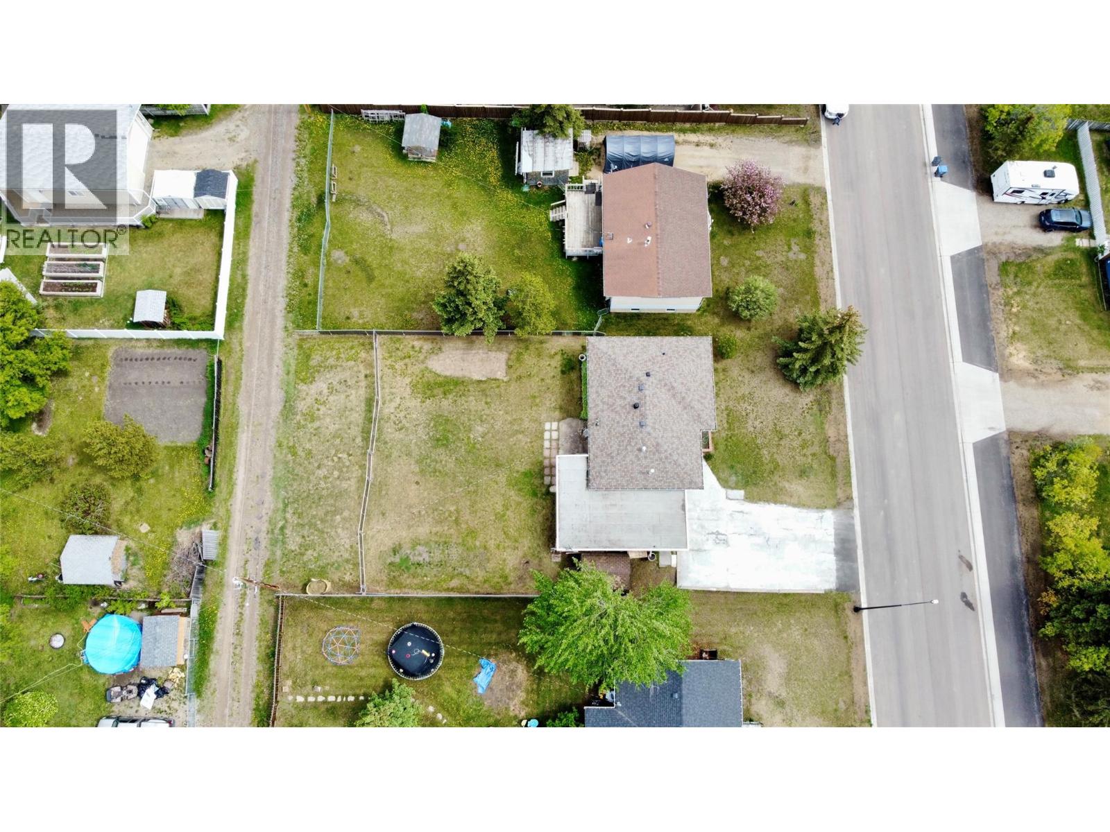 1008 95 Avenue Property Photo 28