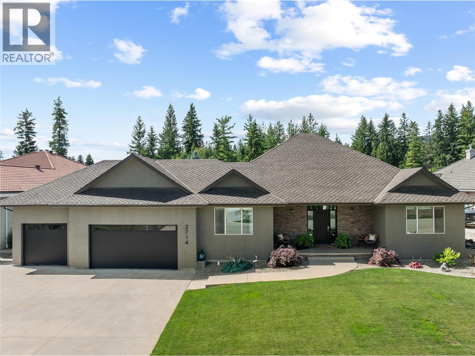 2714 Golf Course Drive Property Photo 4