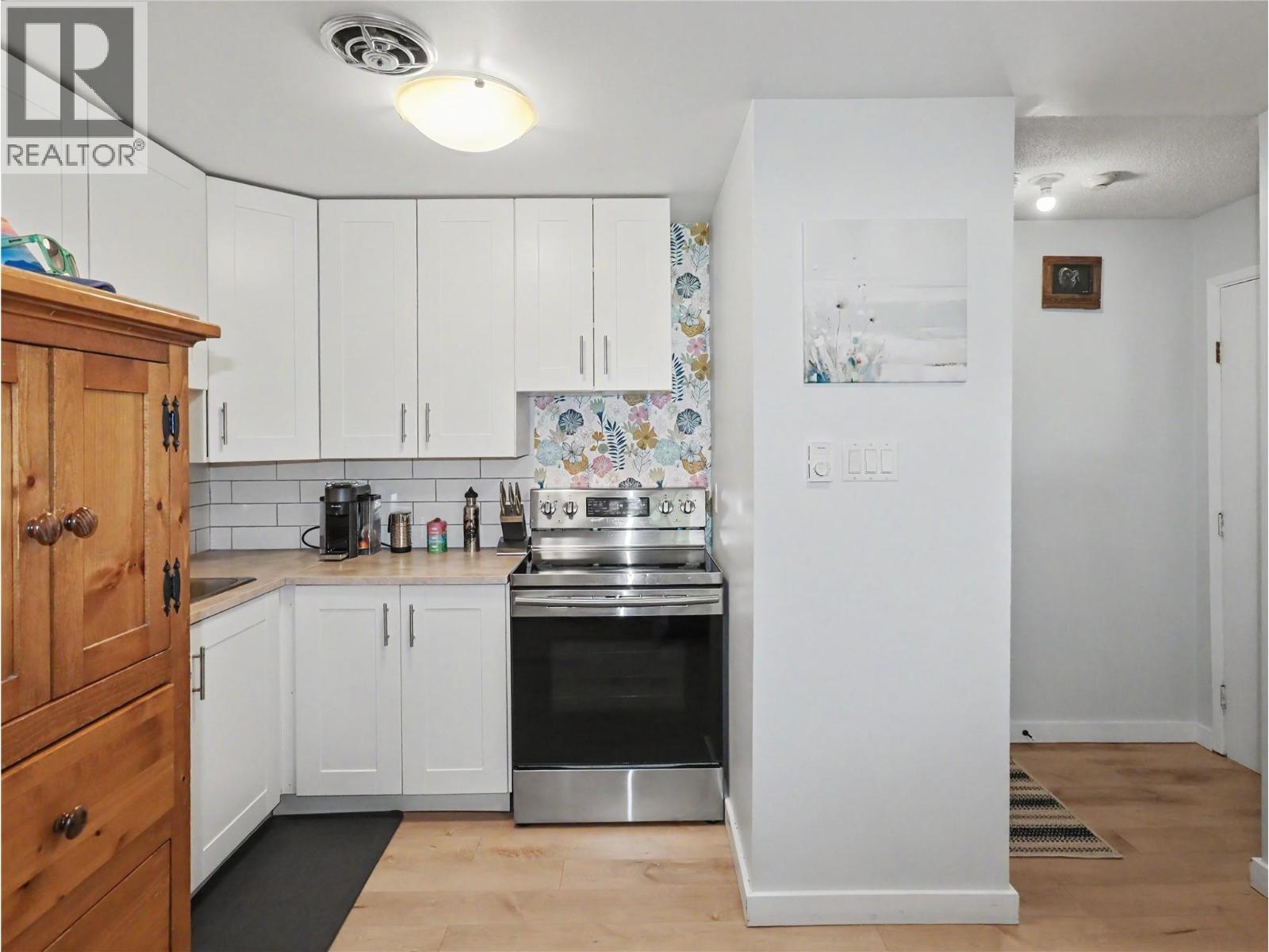 668 75th Avenue Unit# 1 Property Photo 3