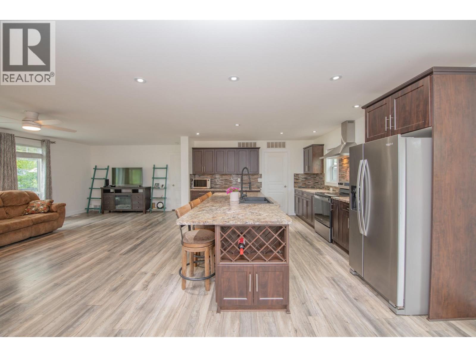 272 Lumby Mabel Lake Road Property Photo 16