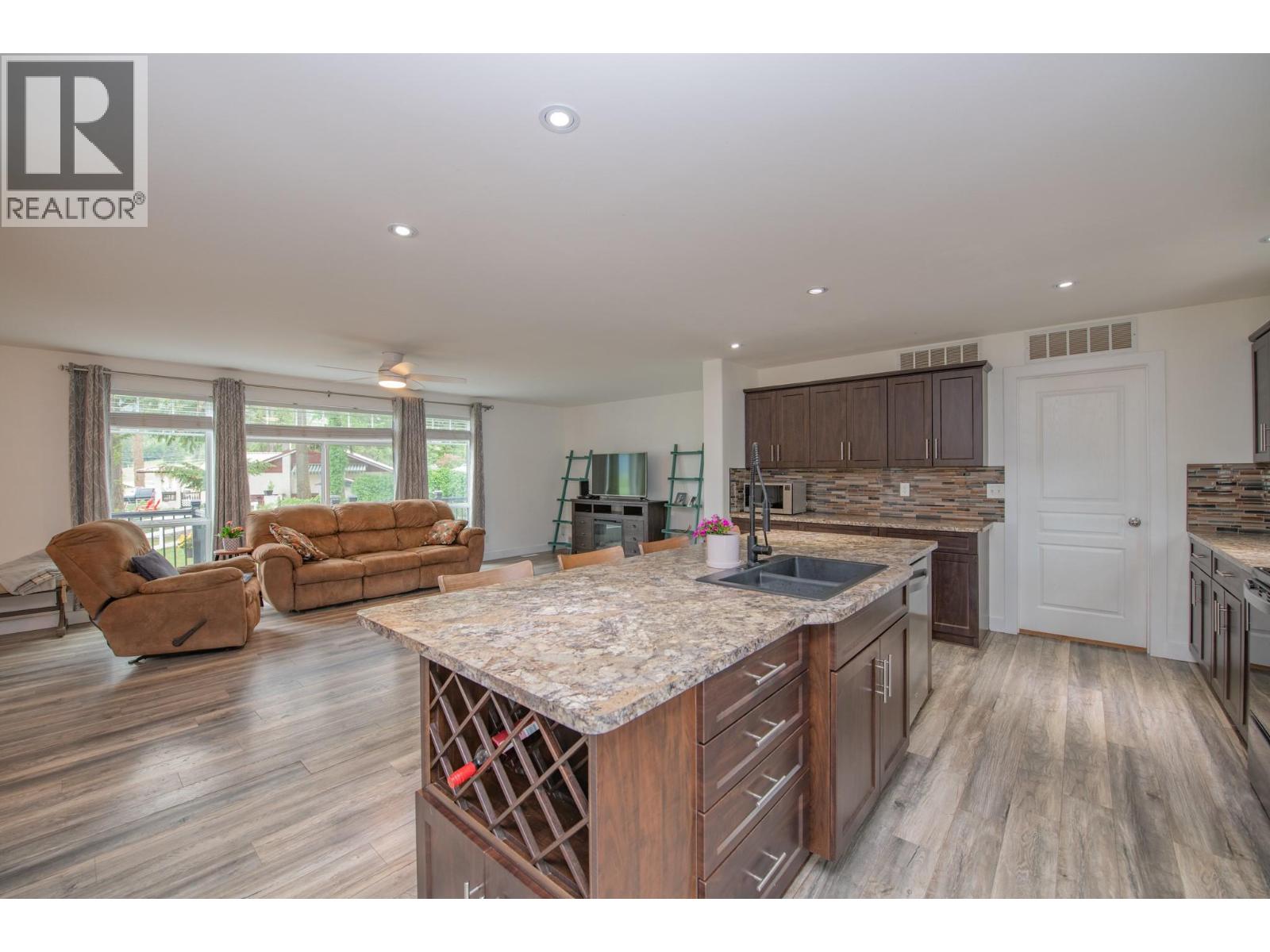 272 Lumby Mabel Lake Road Property Photo 17