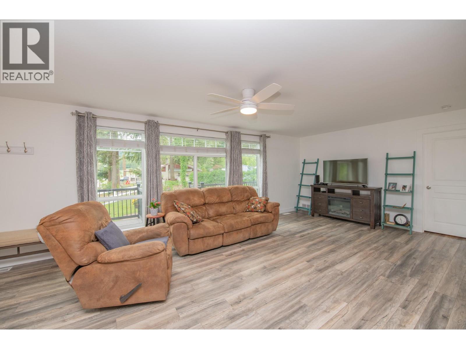 272 Lumby Mabel Lake Road Property Photo 21