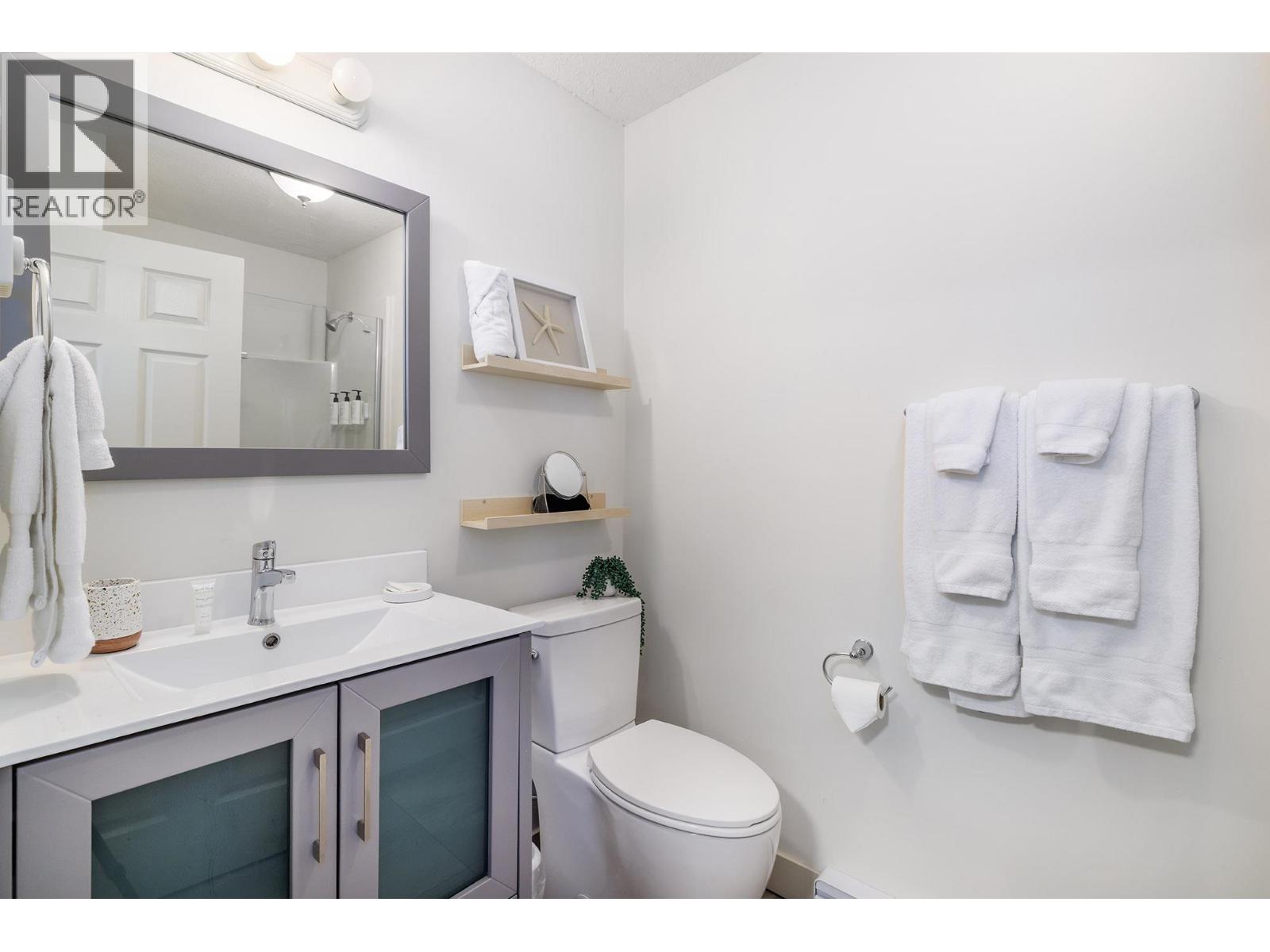 4201 Skaha Lake Road Property Photo 26