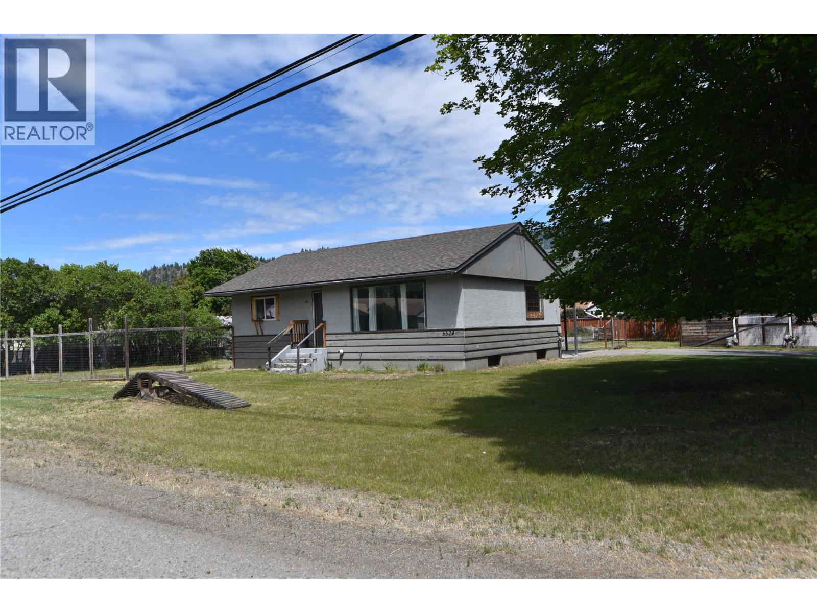 6624 19th Street Property Photo 2