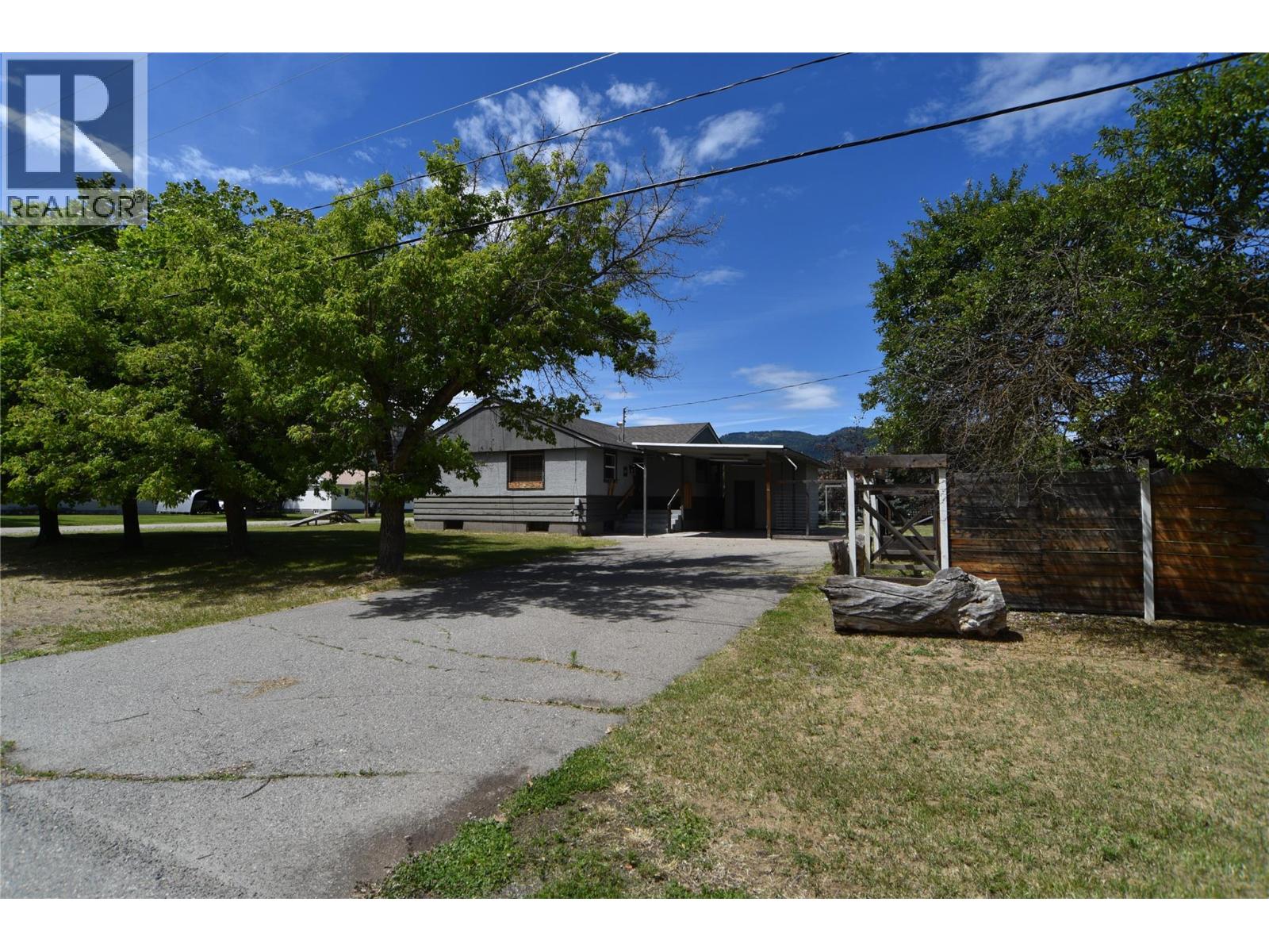 6624 19th Street Property Photo 3
