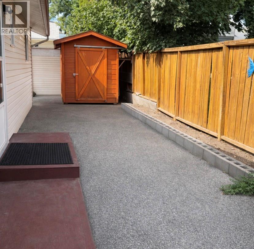 2052 Atkinson Street Property Photo 24