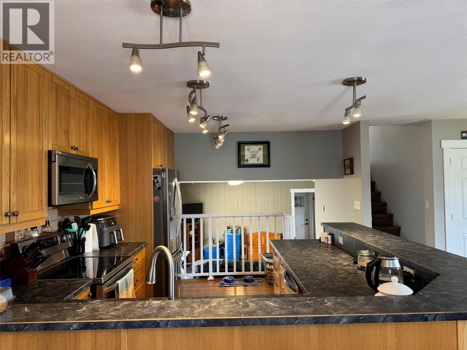 3399 Pineridge Drive Property Photo 5