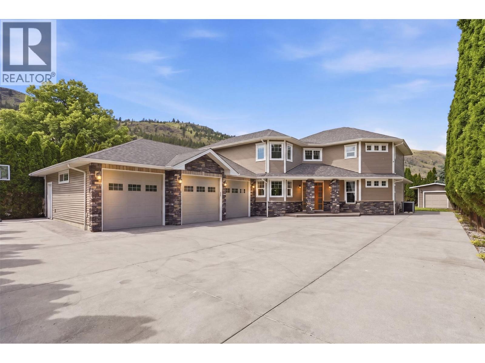 876 Serle Road Property Photo 1