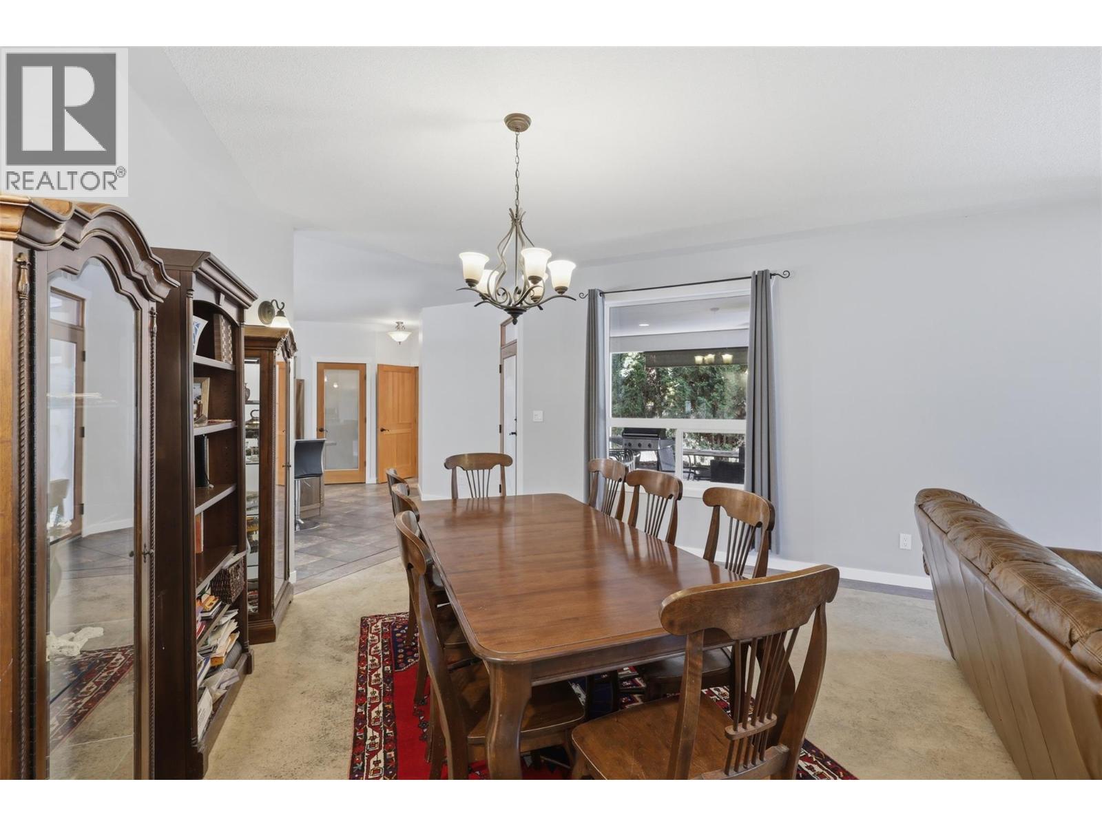 876 Serle Road Property Photo 17