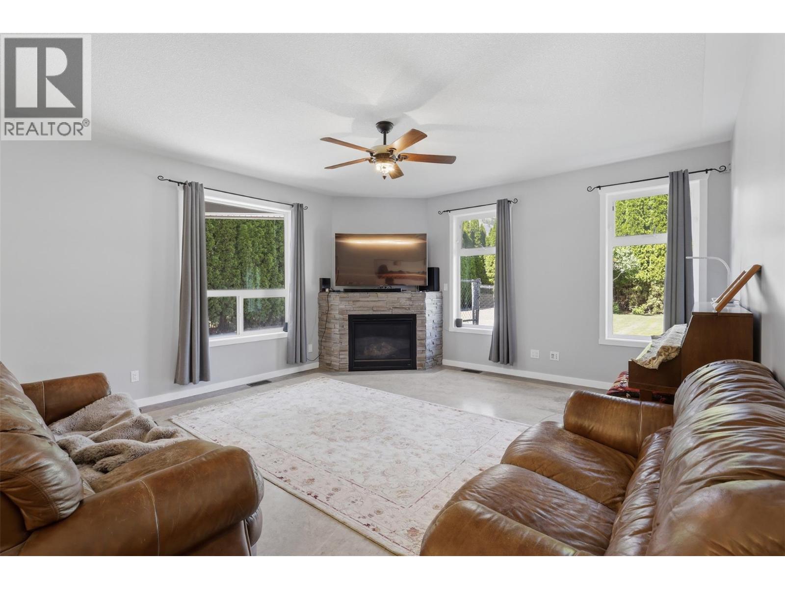 876 Serle Road Property Photo 18