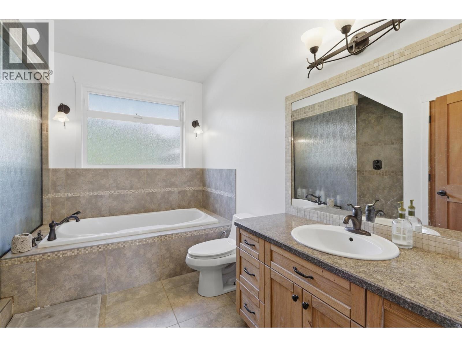 876 Serle Road Property Photo 32