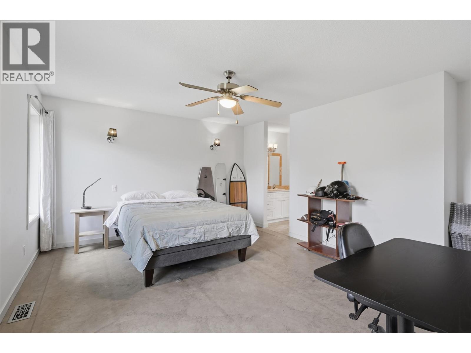 876 Serle Road Property Photo 42