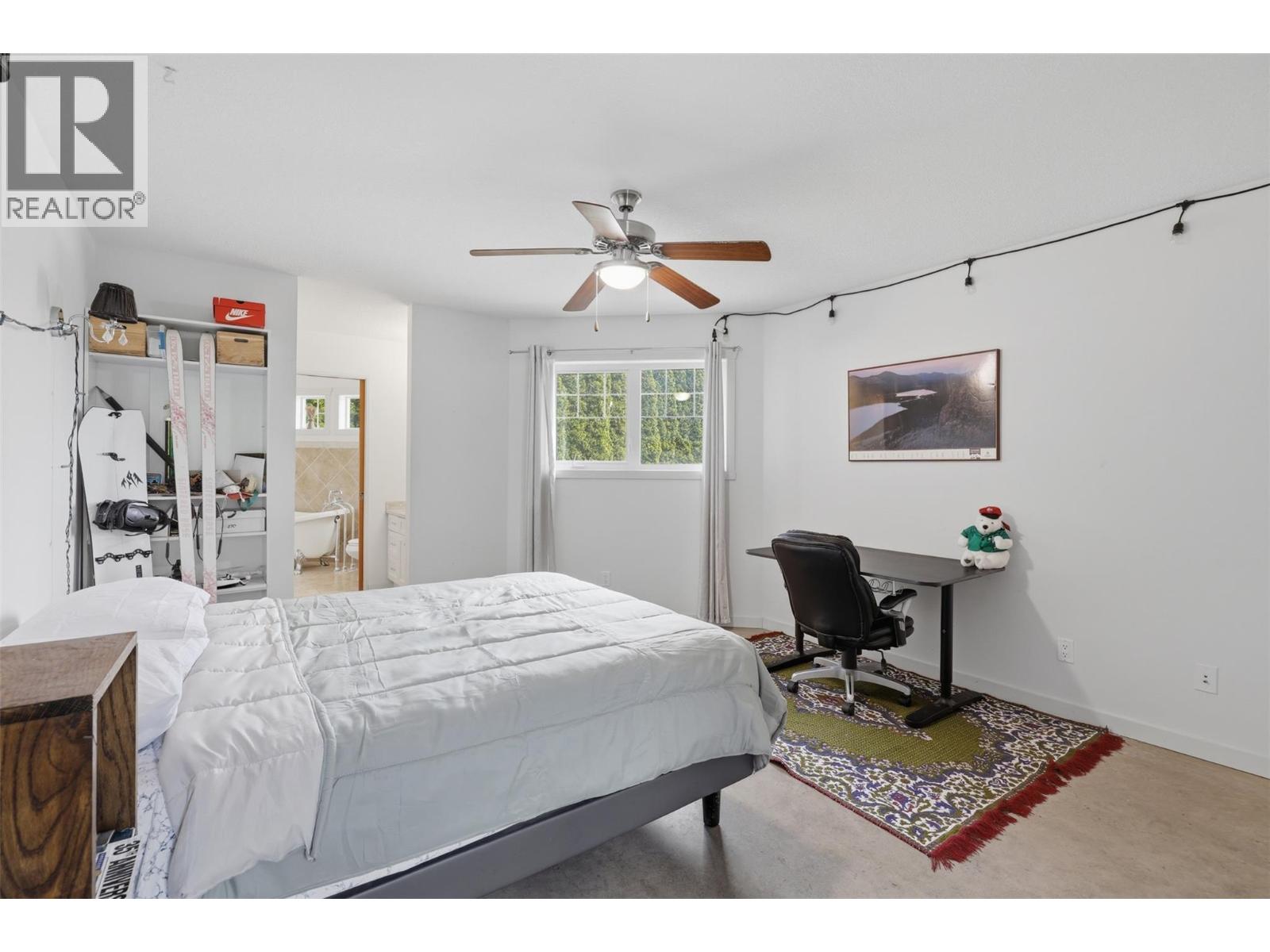 876 Serle Road Property Photo 47