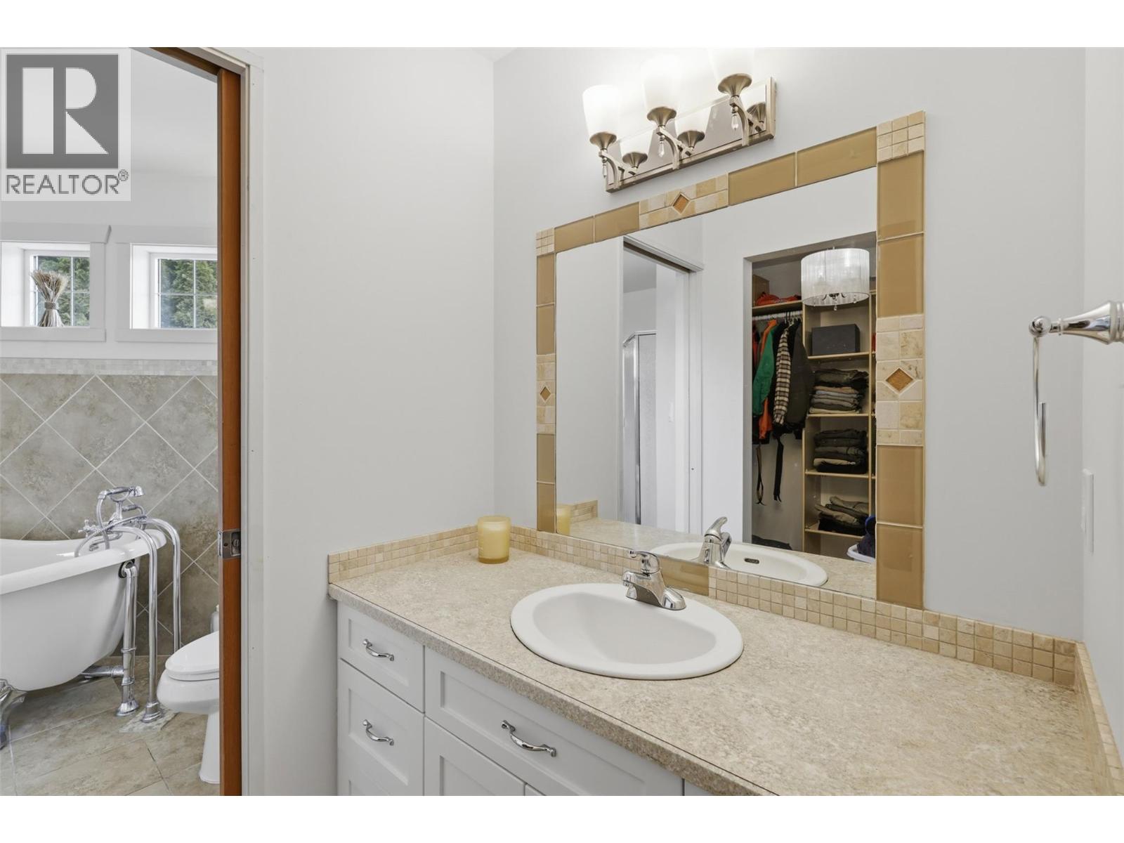 876 Serle Road Property Photo 49
