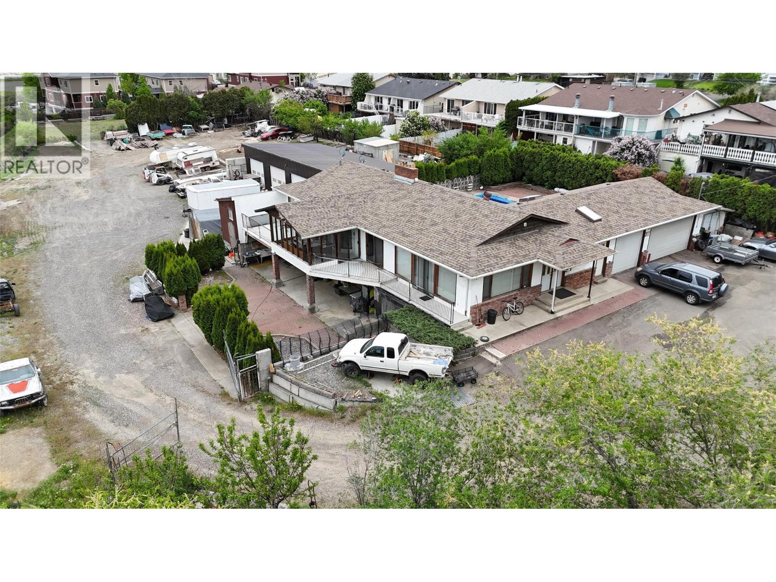 964 Fernie Road Property Photo 1