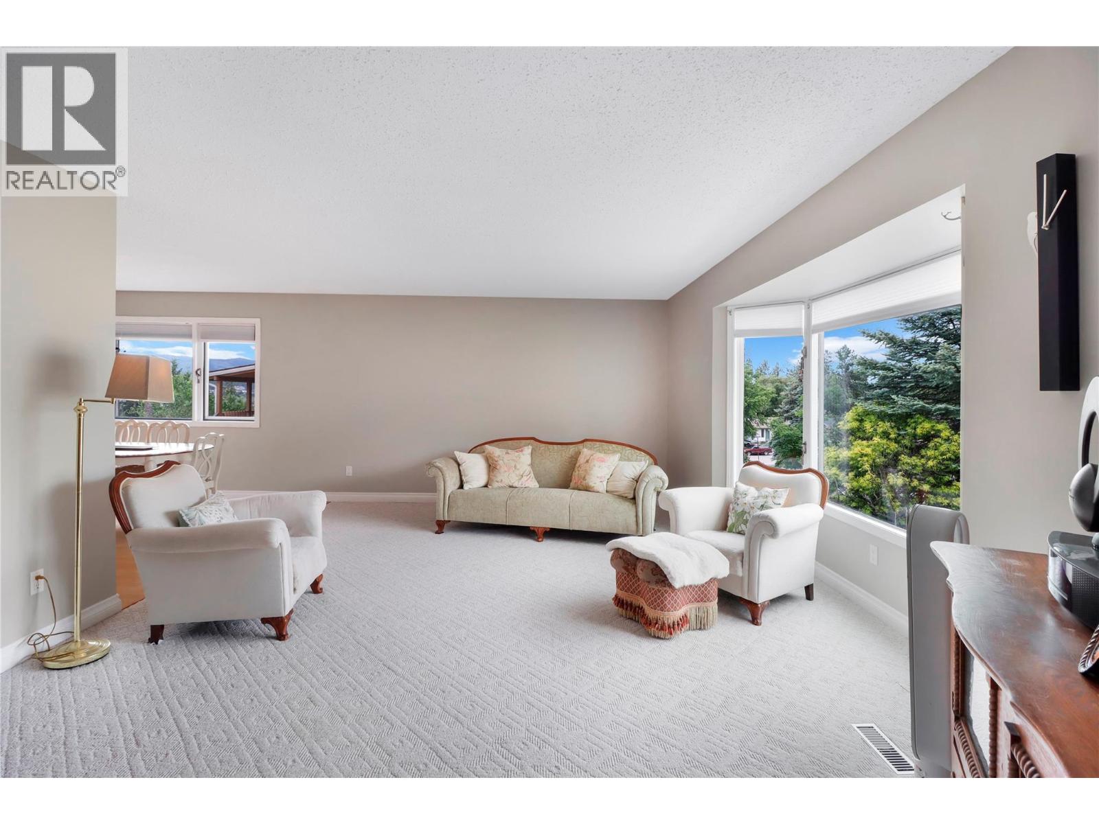 1708 Mt Nelson Crescent Property Photo 7