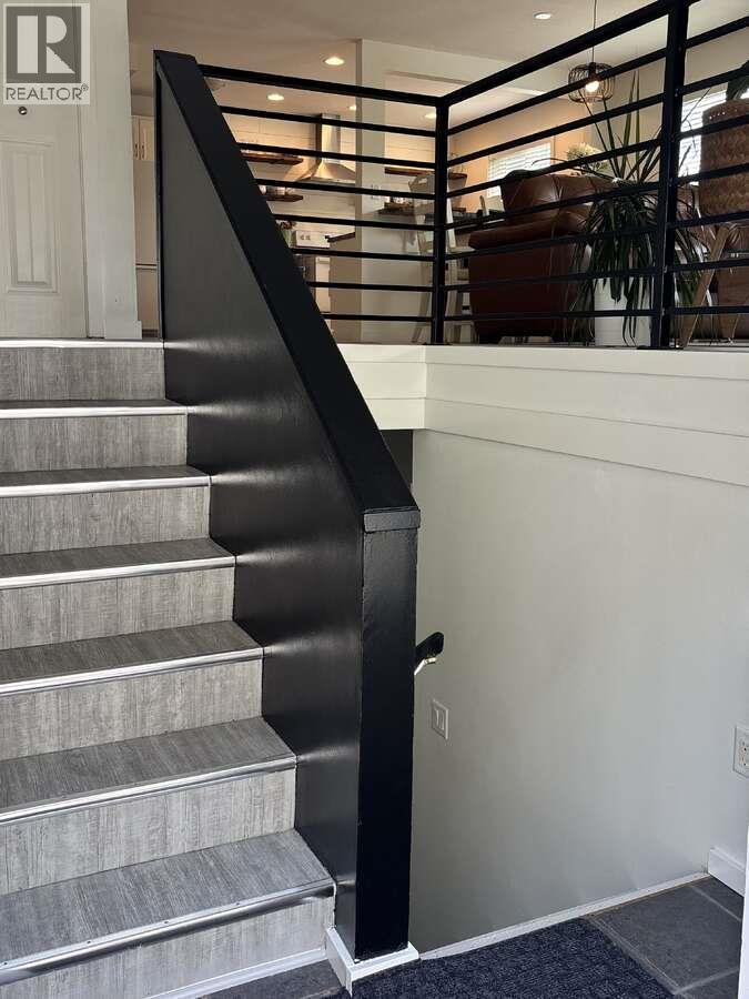 453 Alexander Avenue Property Photo 4