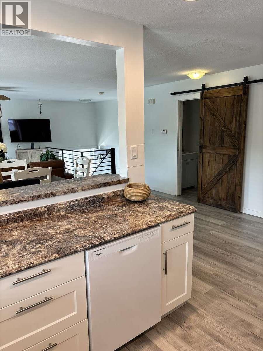 453 Alexander Avenue Property Photo 8