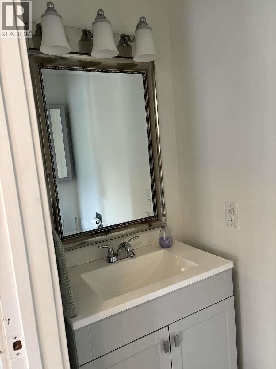 453 Alexander Avenue Property Photo 26