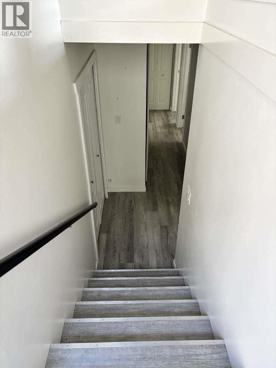 453 Alexander Avenue Property Photo 32