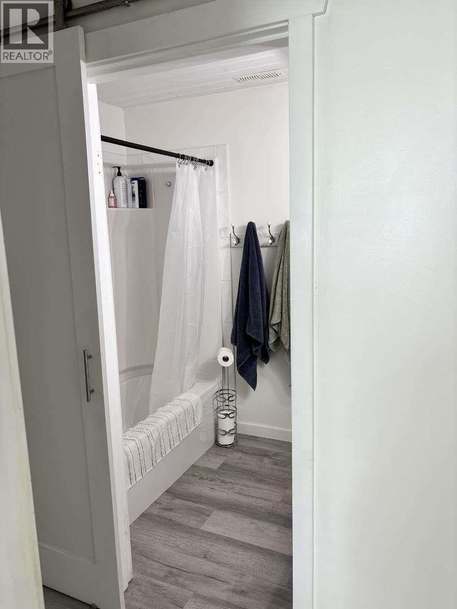 453 Alexander Avenue Property Photo 33