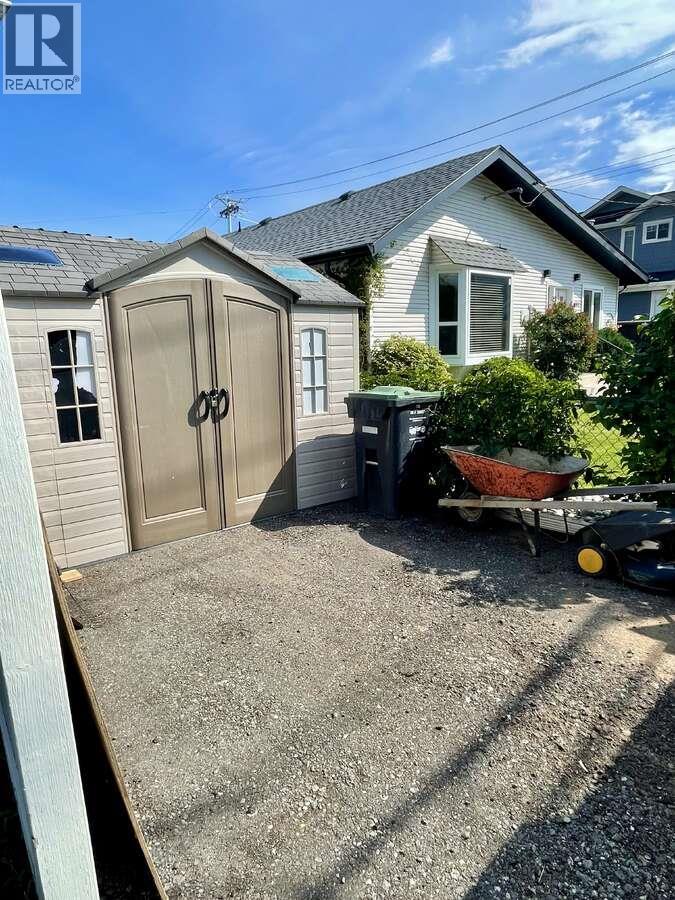 453 Alexander Avenue Property Photo 48