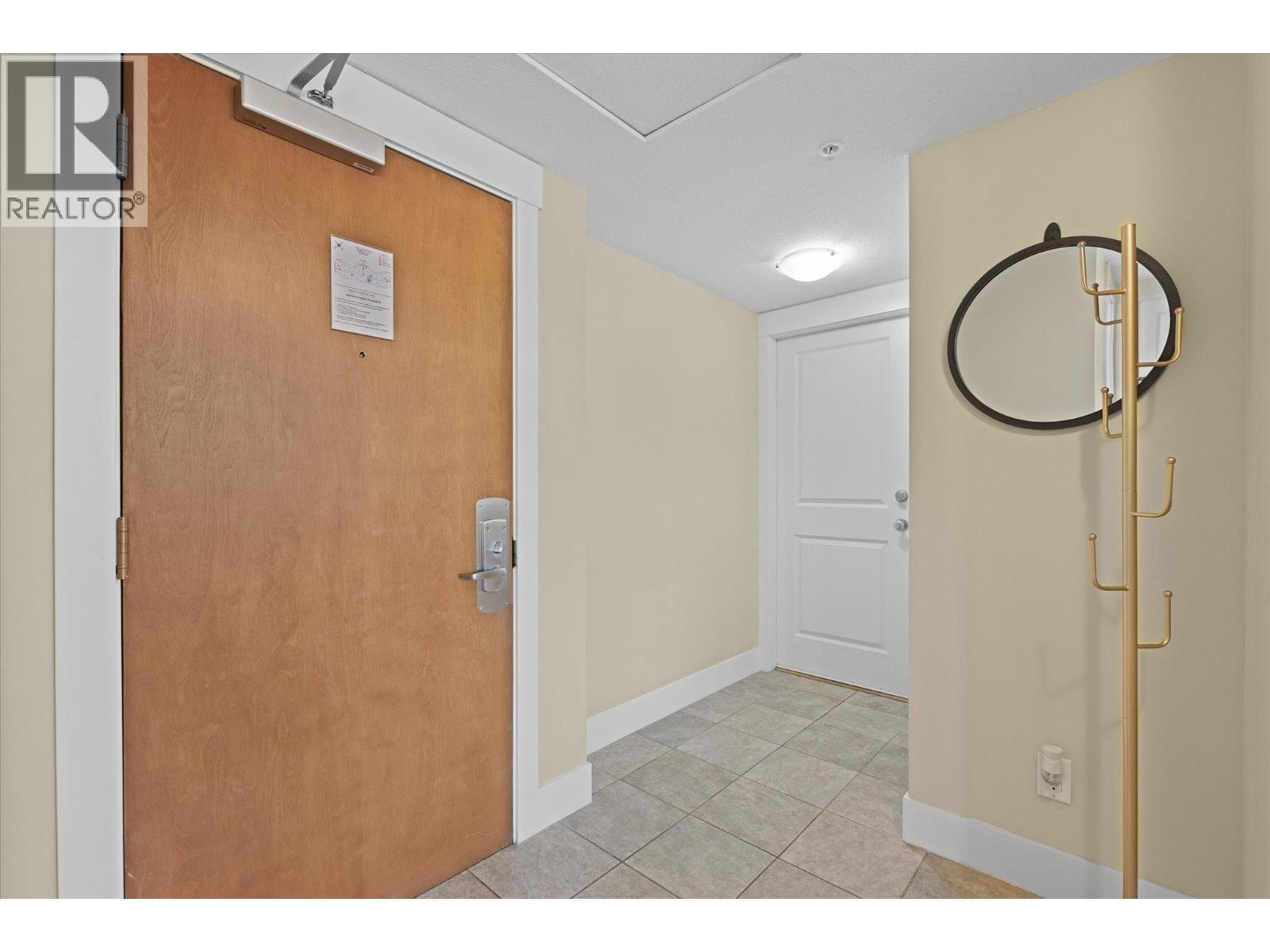 4205 Gellatly Road Unit# 301 Property Photo 6