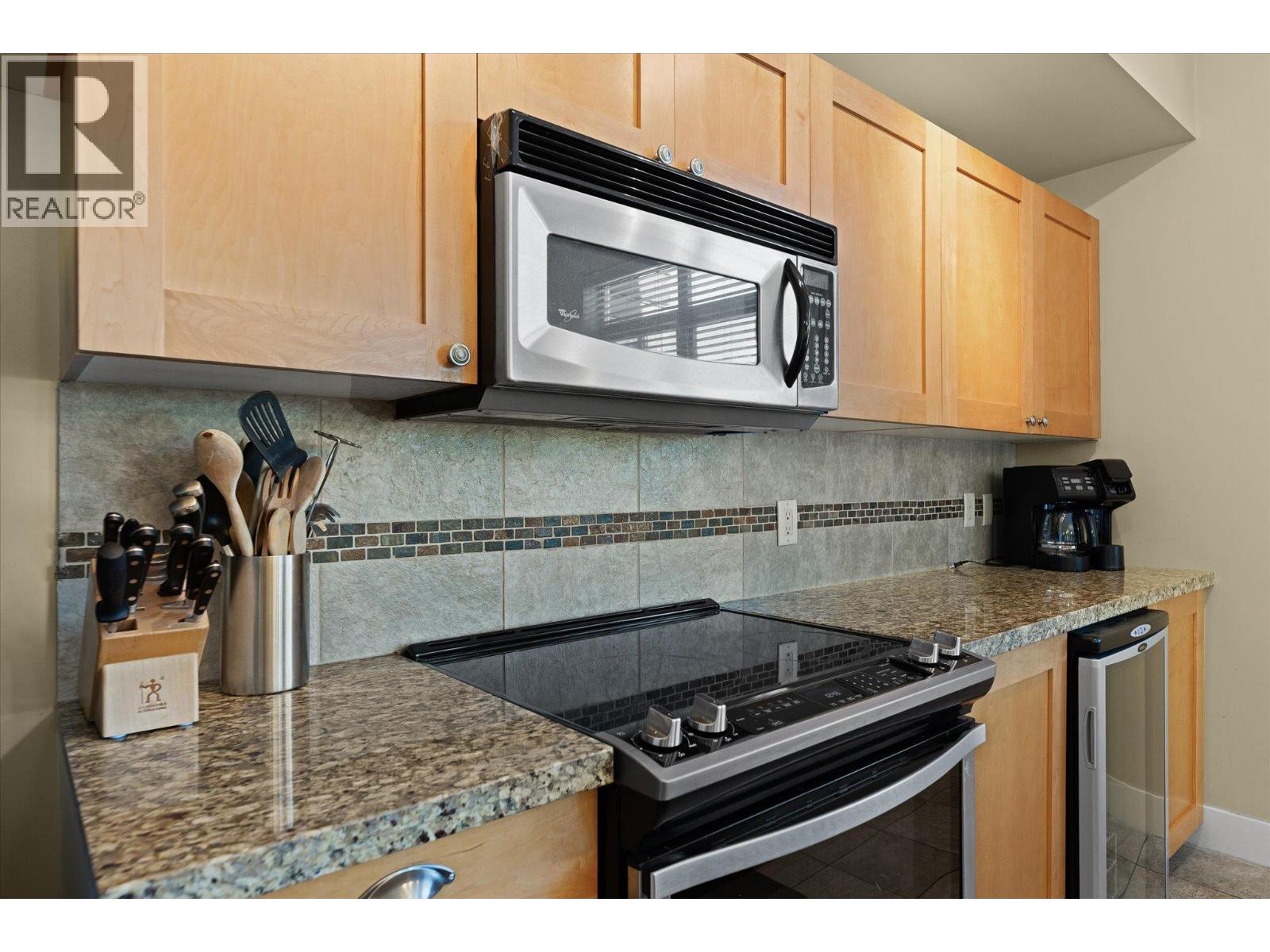 4205 Gellatly Road Unit# 301 Property Photo 16