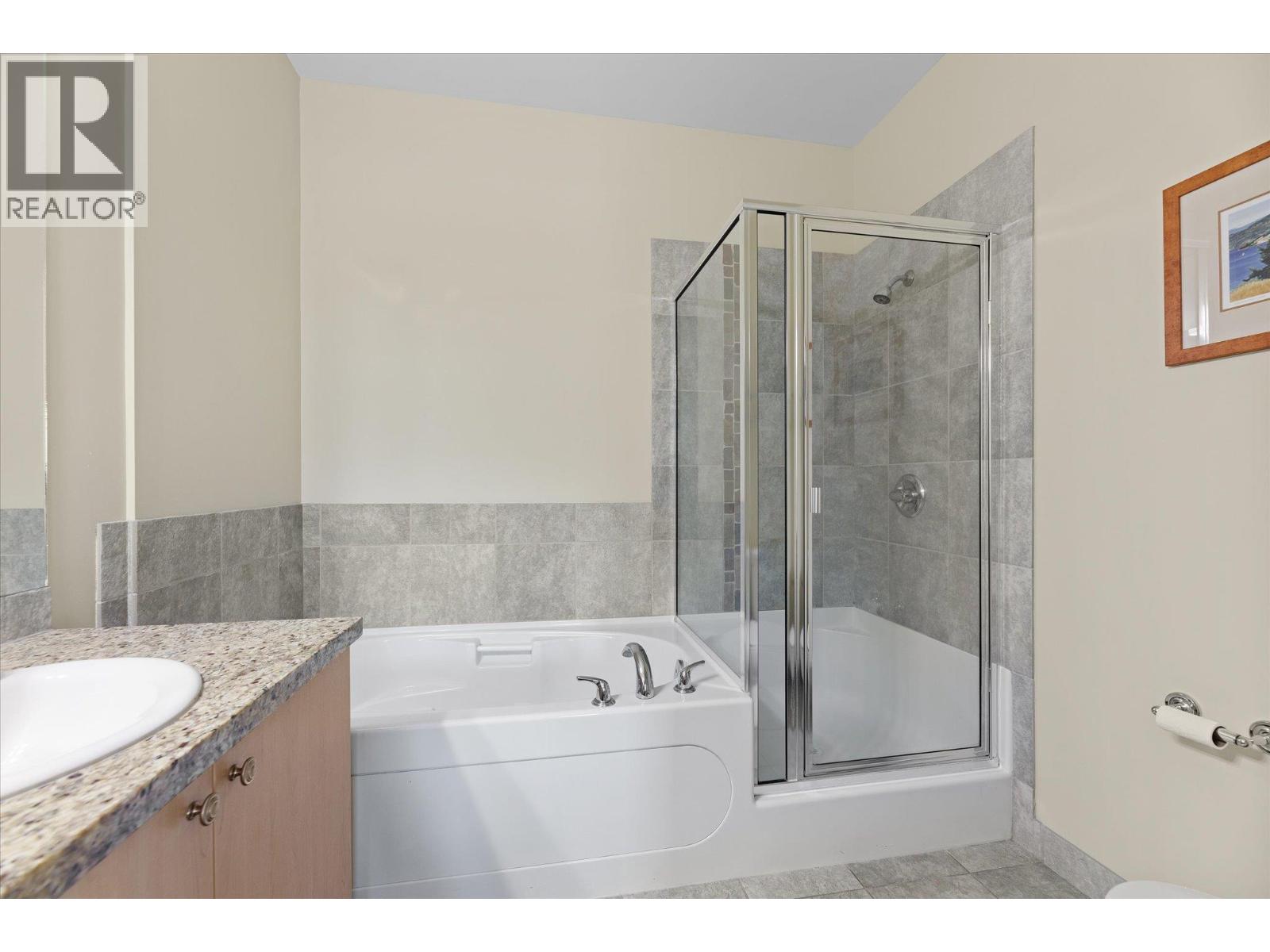4205 Gellatly Road Unit# 301 Property Photo 21