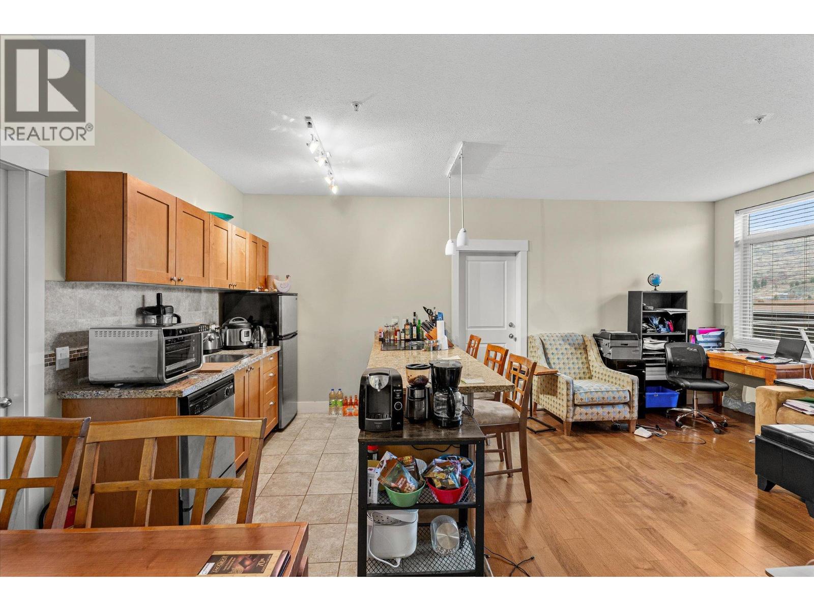 4205 Gellatly Road Unit# 301 Property Photo 32