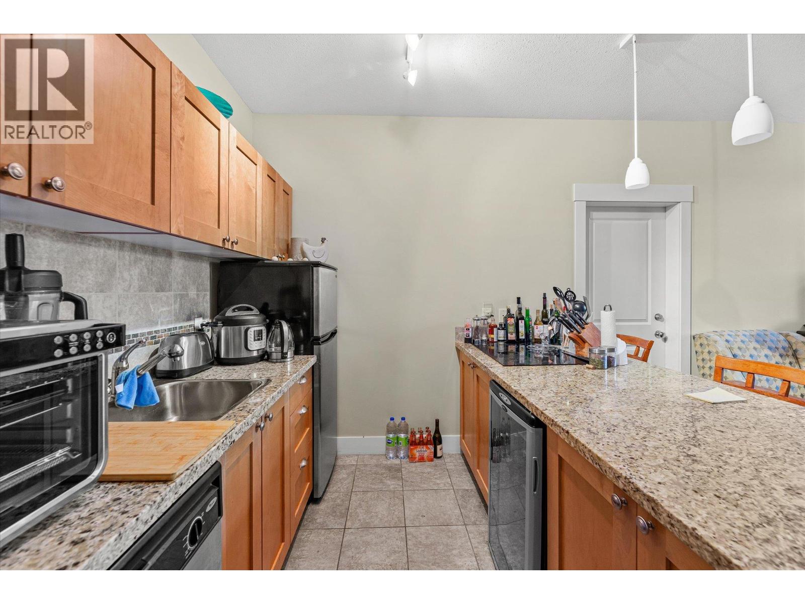 4205 Gellatly Road Unit# 301 Property Photo 34