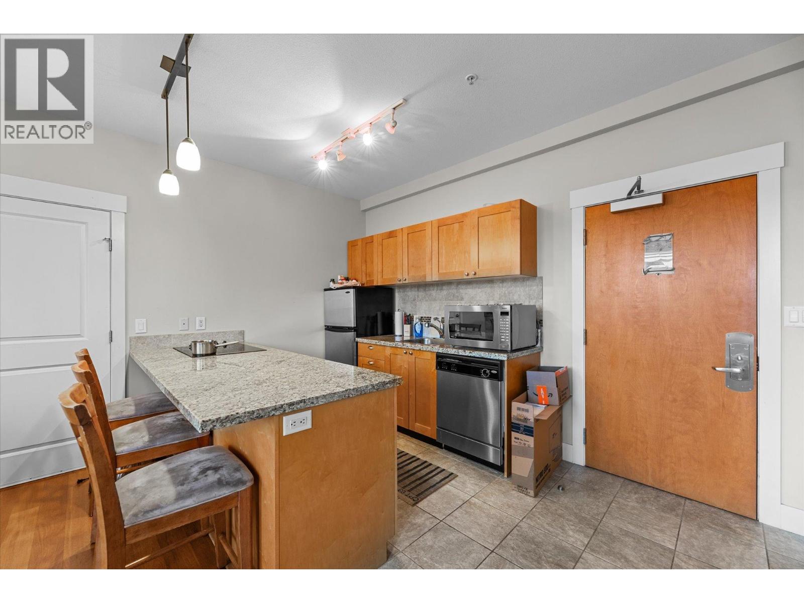 4205 Gellatly Road Unit# 301 Property Photo 43