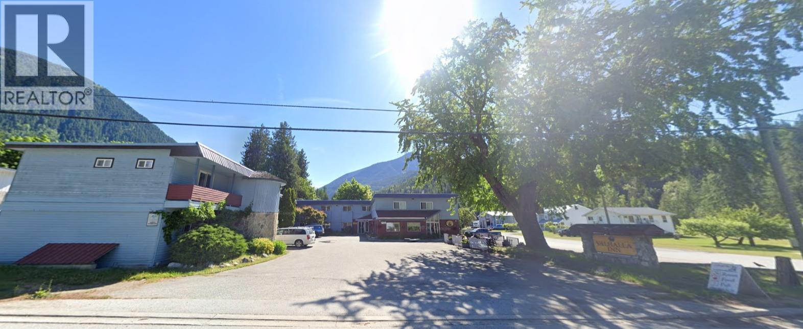 509 Slocan Avenue Property Photo 1