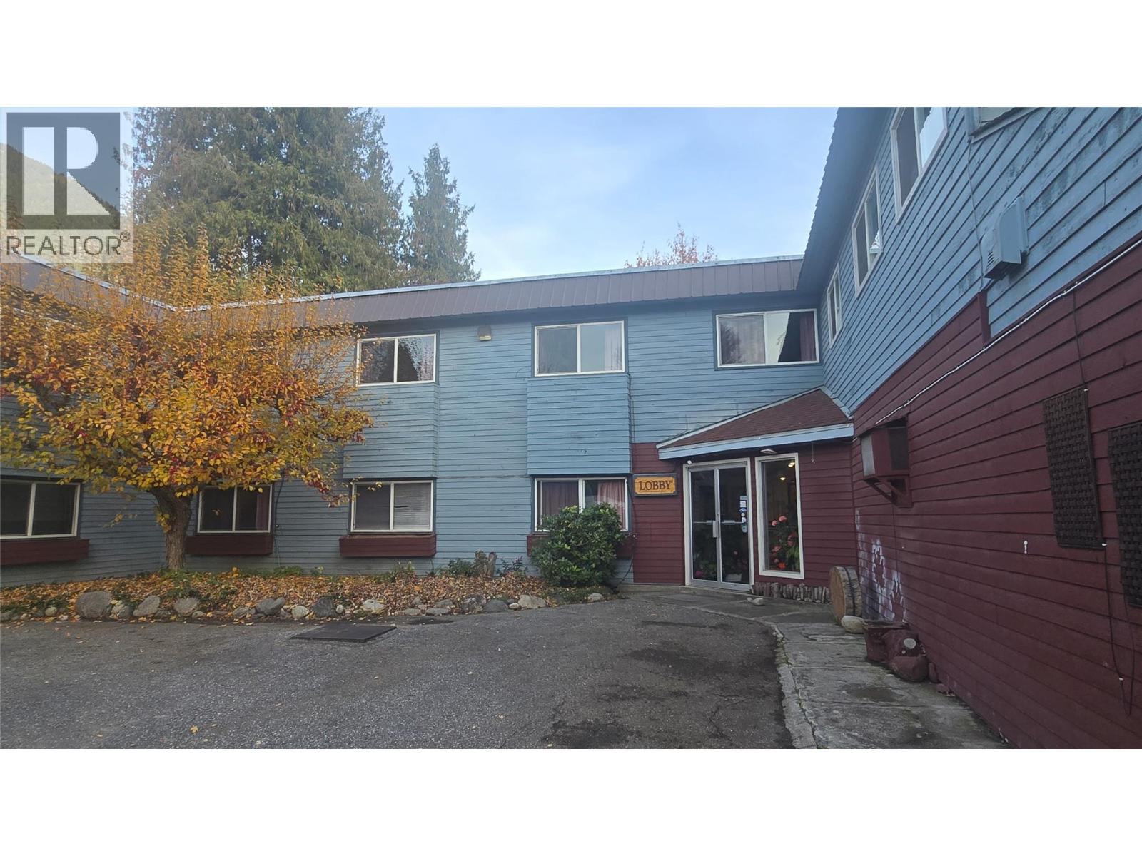 509 Slocan Avenue Property Photo 3