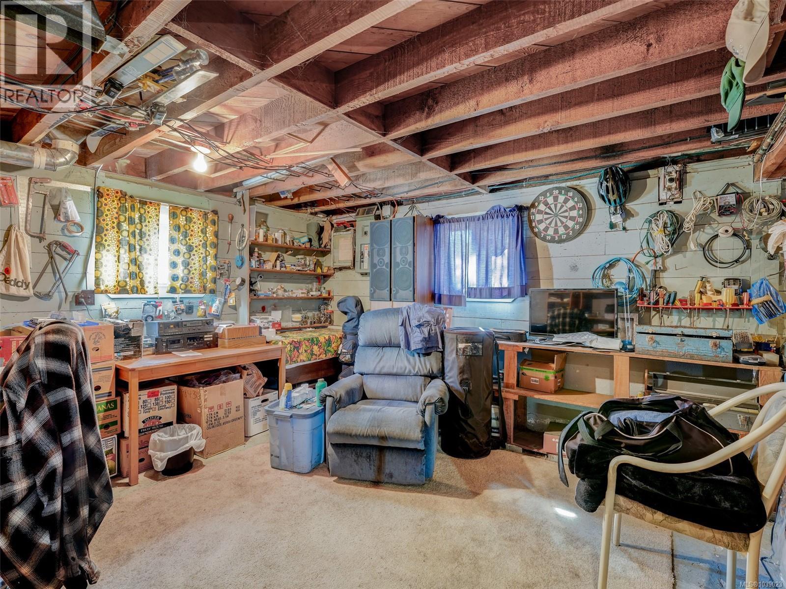 8 Camden Ave Property Photo 12
