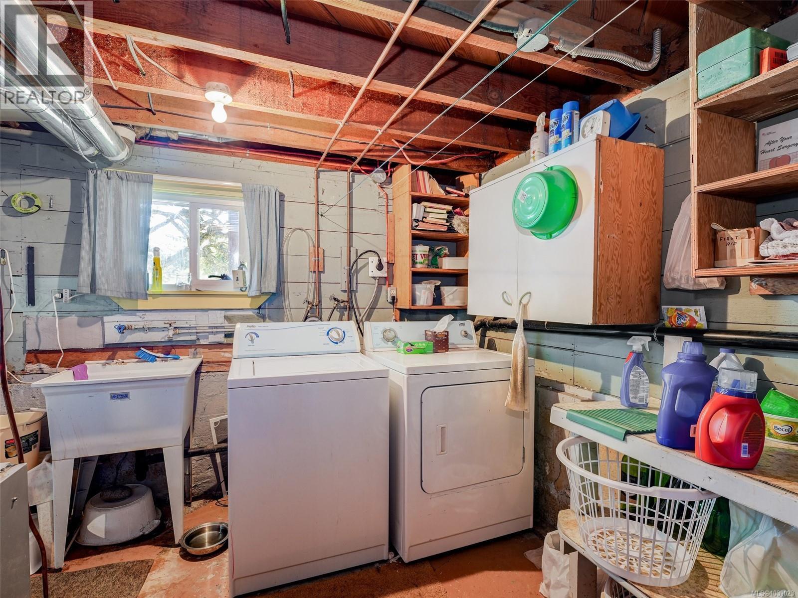 8 Camden Ave Property Photo 13