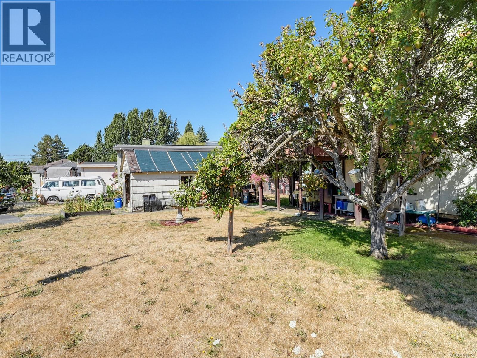 8 Camden Ave Property Photo 22