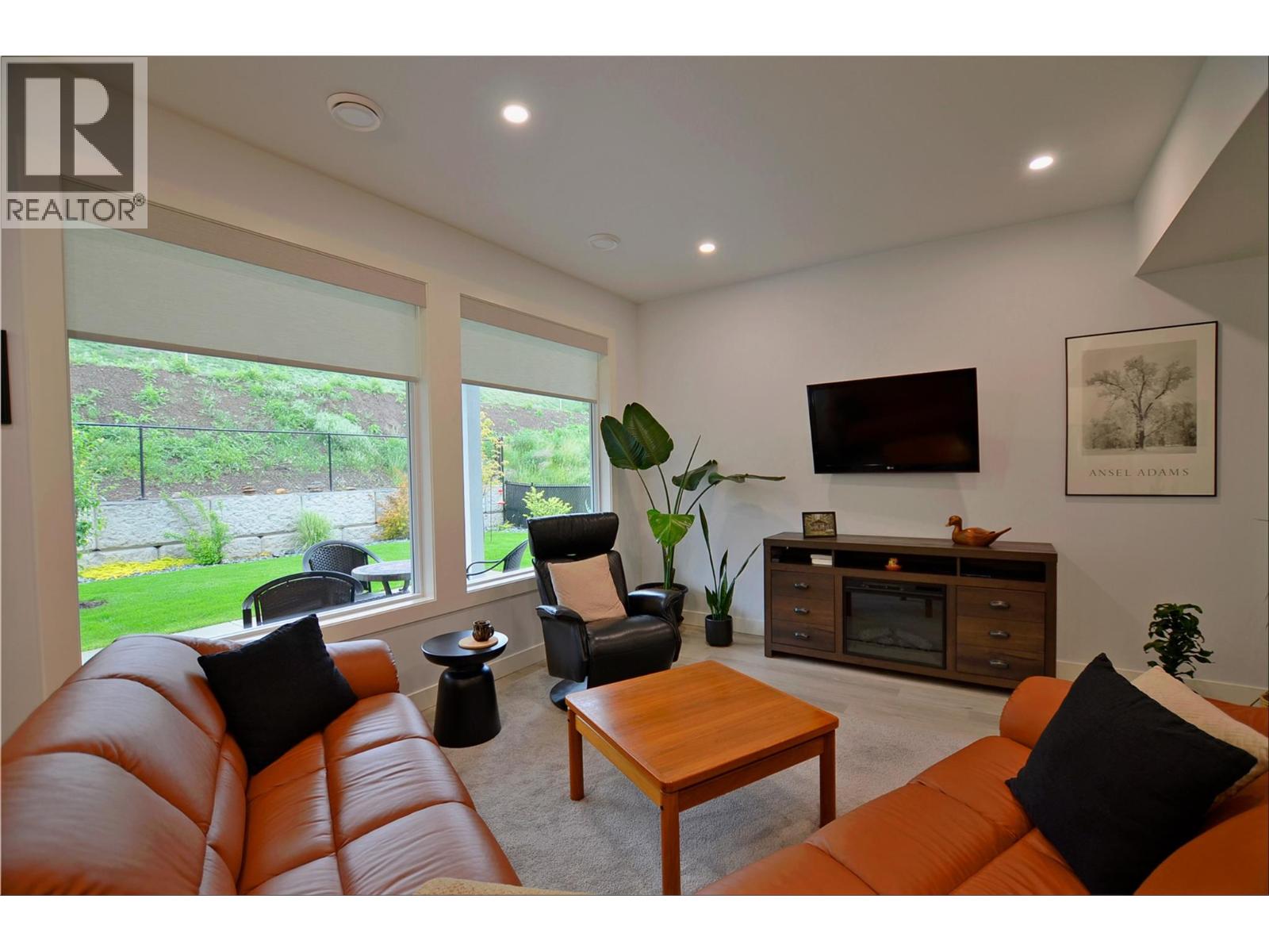 2744 Cedar Ridge Street Property Photo 11