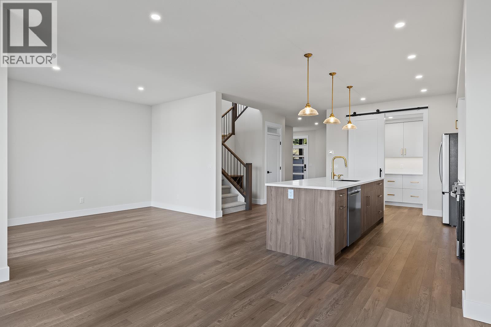 1026 Kitson Court Property Photo 13