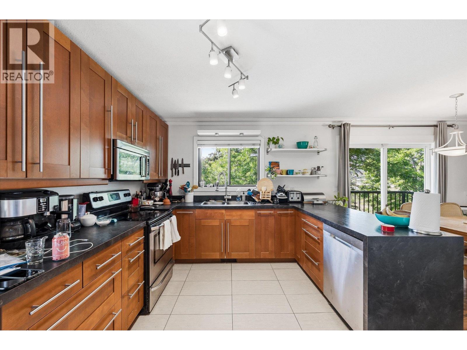 319 Valley Road Property Photo 32