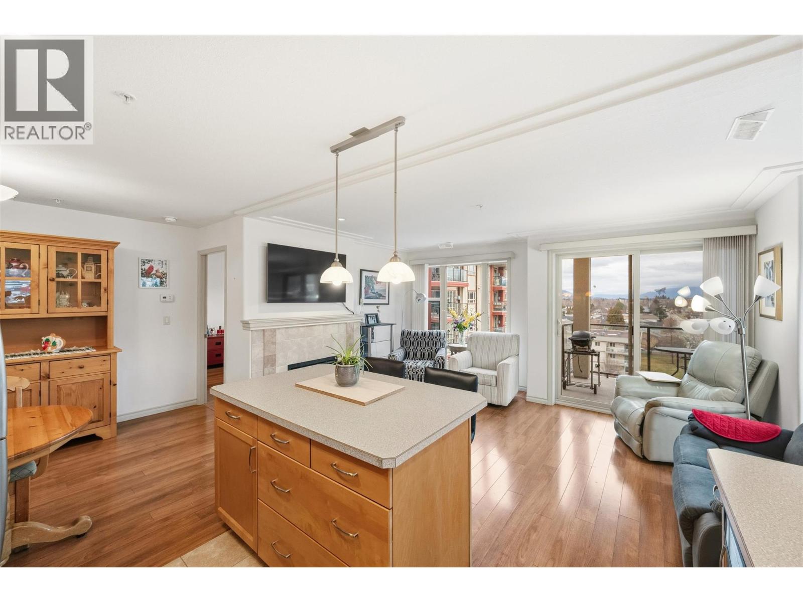 2125 Atkinson Street Unit# 702 Property Photo 11
