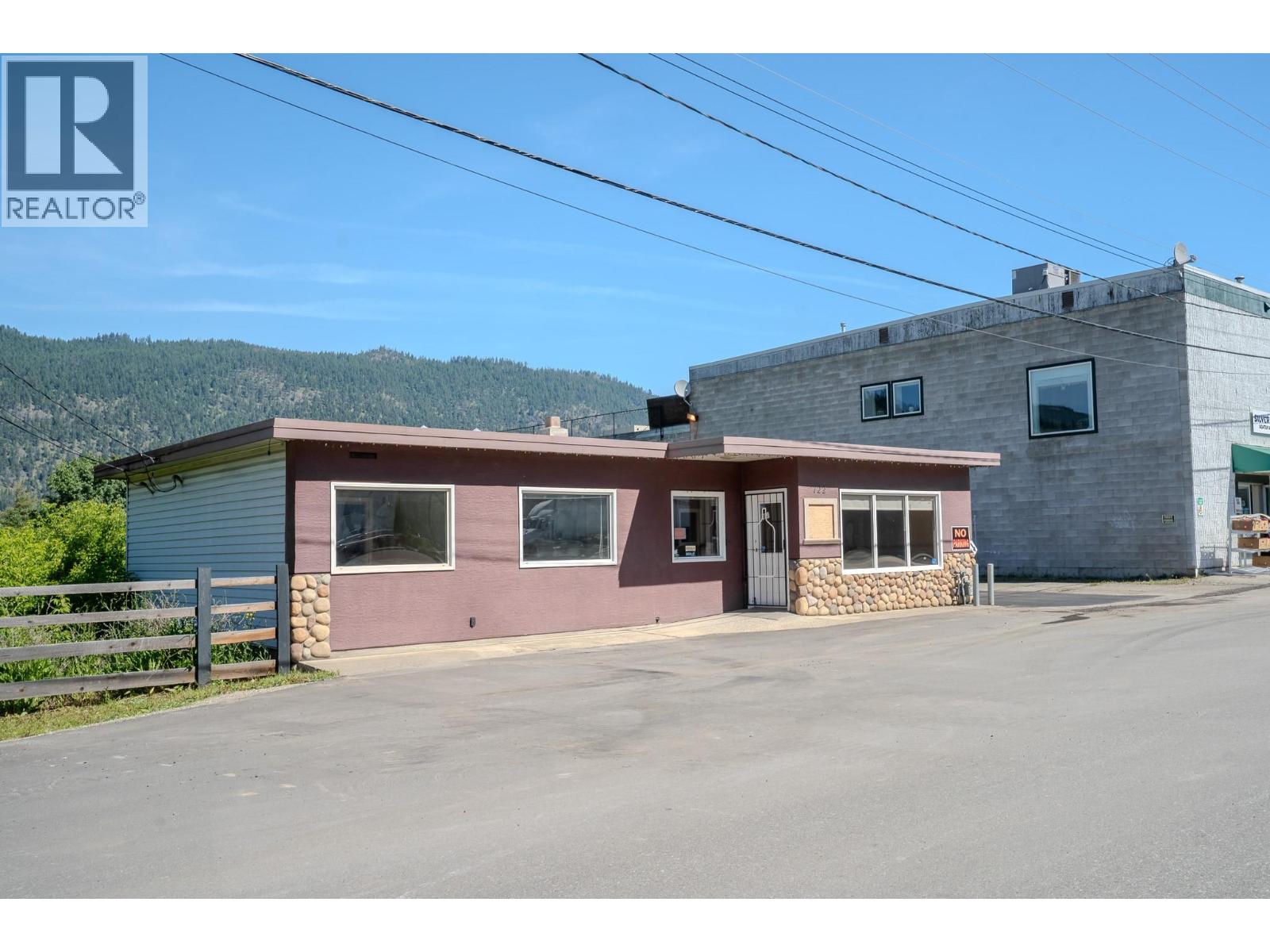 722 1st Avenue Property Photo 1