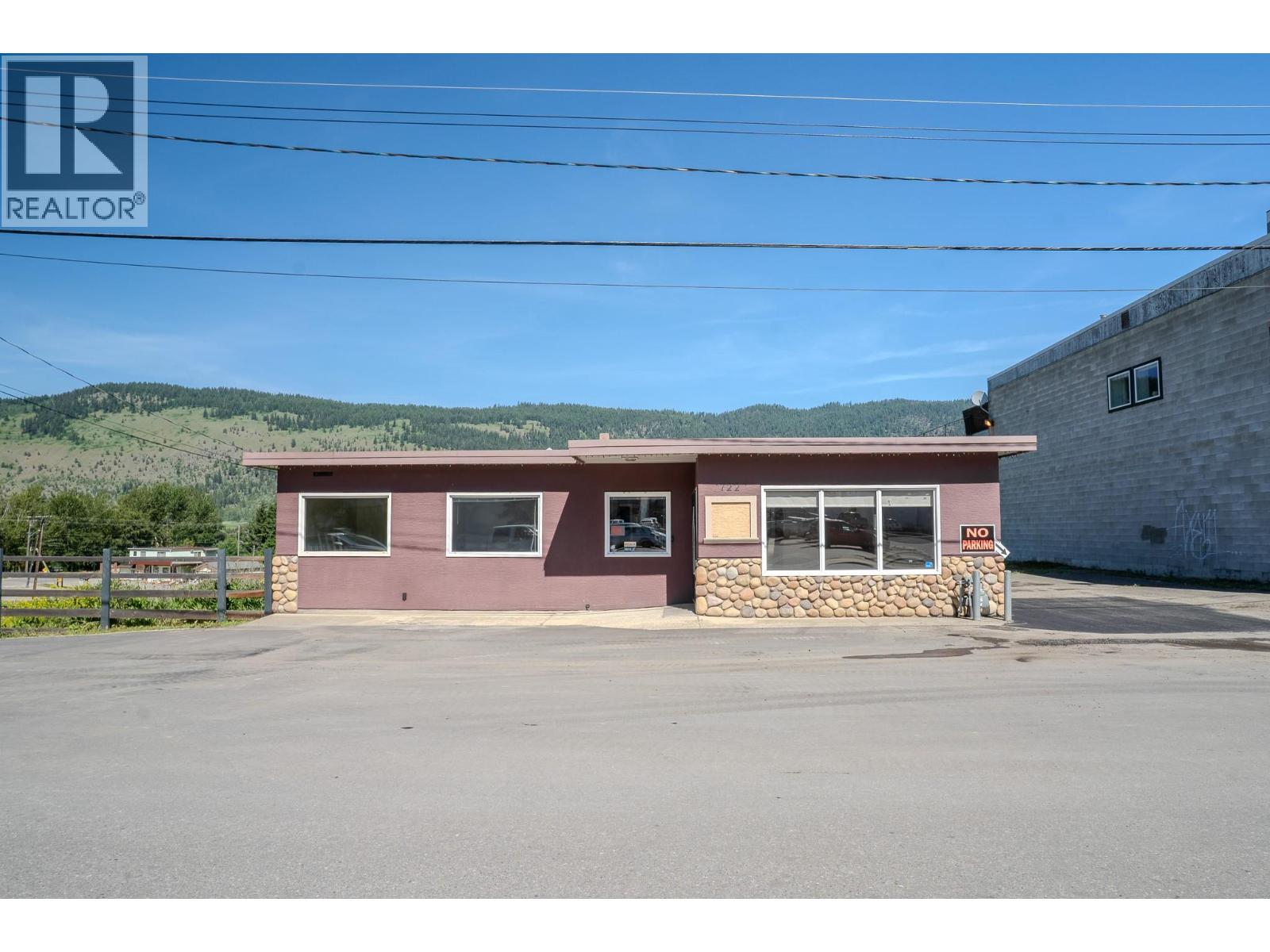 722 1st Avenue Property Photo 4